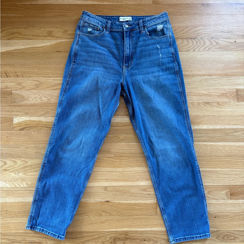 Abercrombie & Fitch “The Mom” High-Rise Blue Jeans- women’s 30/10R